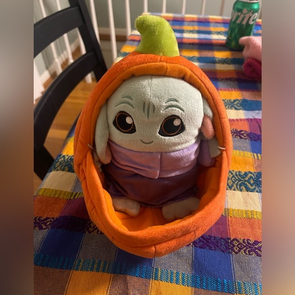Grogu Plush in Adorable Pumpkin Shell – Star Wars: The Mandalorian - Picture 7 of 10